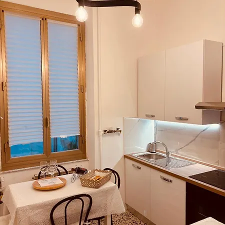 Apartment Retro-chic In La Spezia