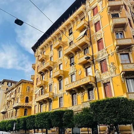 Apartment Retro-chic In La Spezia